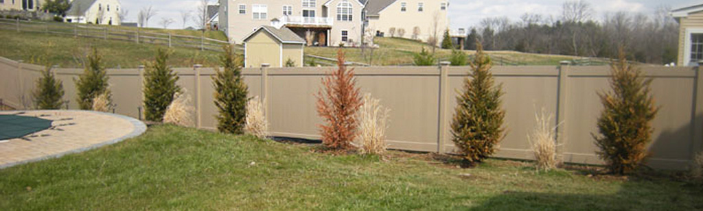 Georgetown White Vinyl Privacy Fence