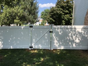 classic white vinyl fencing and gate inspiration