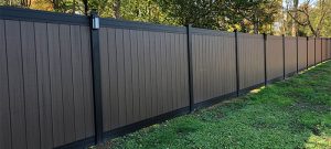 Privacy fence made from vinyl and aluminum