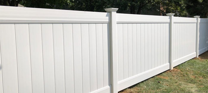 Total privacy white vinyl fence