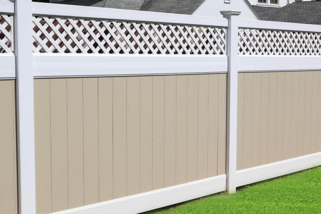 Tan and white lattice fence for backyard