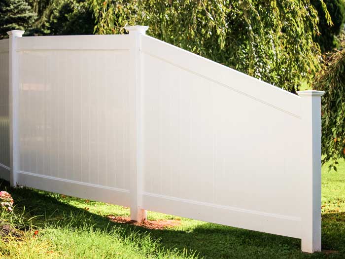 vinyl-fence-contractor-supplies-pa-homeowners-with-stunning-and-low-maintenance-fencing-options
