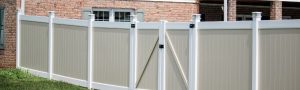Two tone contemporary fence style