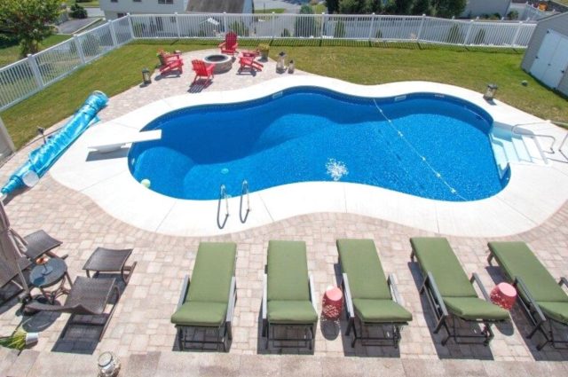 The Best Selling Luxury Pool Fences