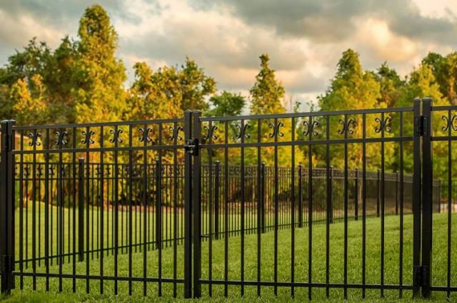 Best Fence Material: What Type is Worth Your Money?